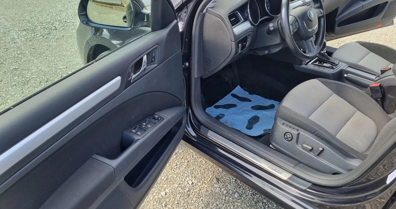 Skoda Superb cena 29900 przebieg: 370000, rok produkcji 2013 z Recz małe 631
